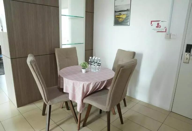 Roxy Hotel & Apartments
