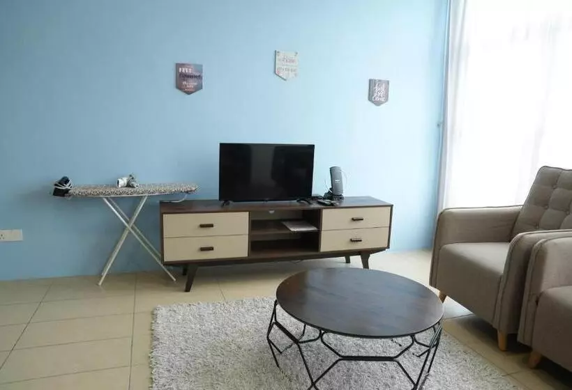 Roxy Hotel & Apartments