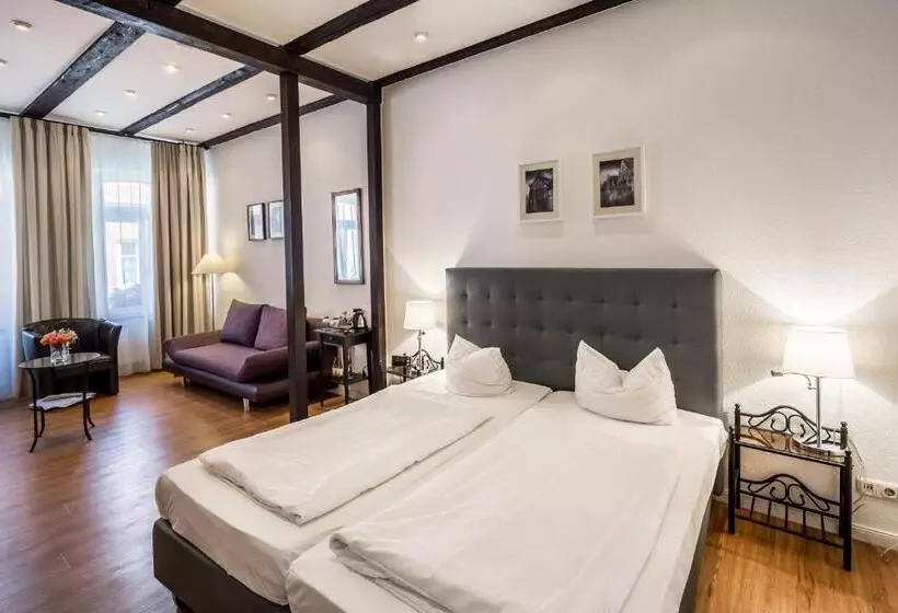 Hotelli Zum Roten Tore