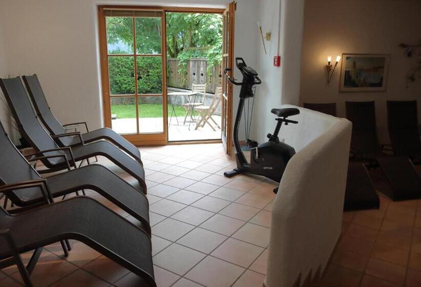 Mellow Mountain Hostel