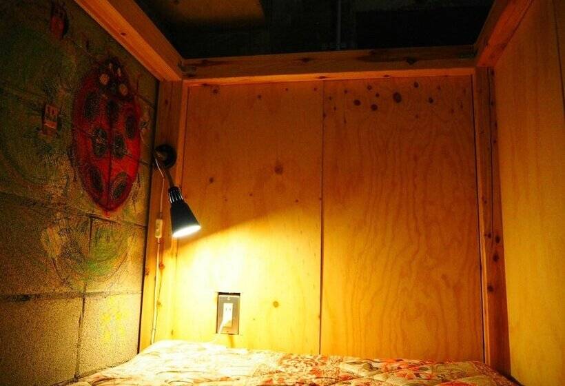 Midnight Rockers   Hostel