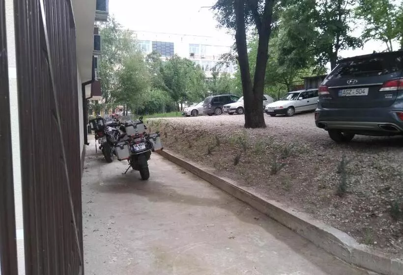 مُتل Complex Friends