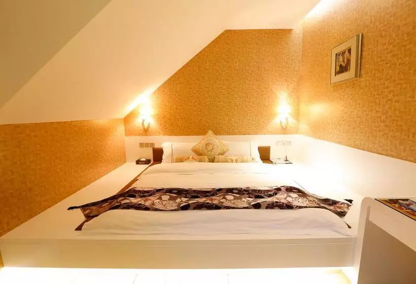 استراحتگاه Dandi International Villa