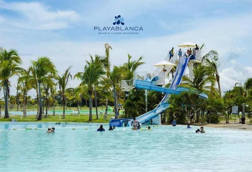 منتجع The Suite Playa Blanca