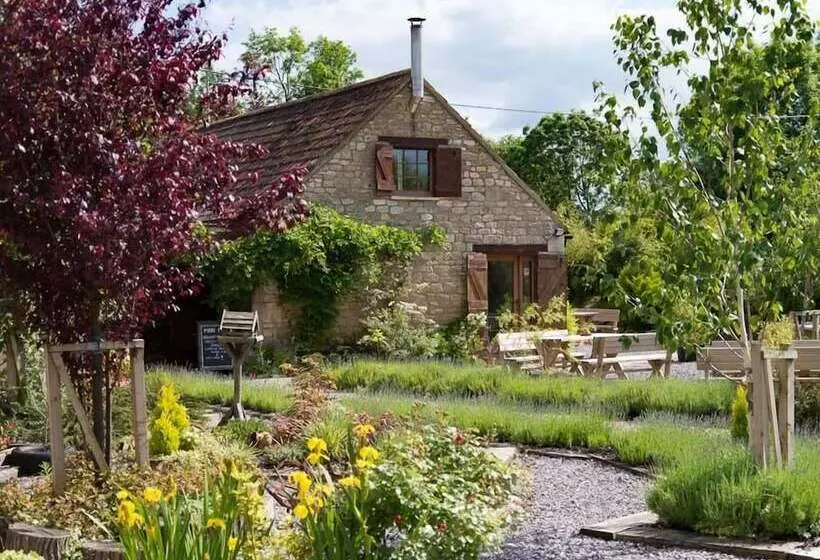 تختخواب و صبحانه Widbrook Barns
