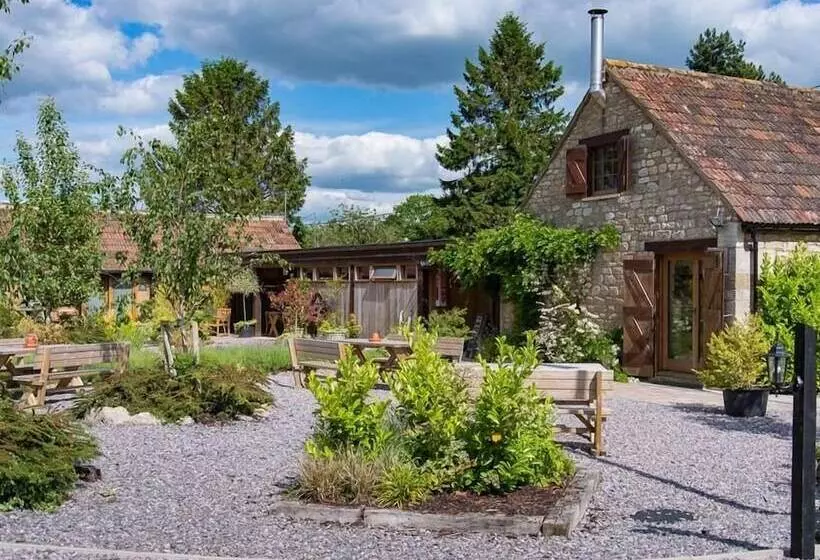 تختخواب و صبحانه Widbrook Barns