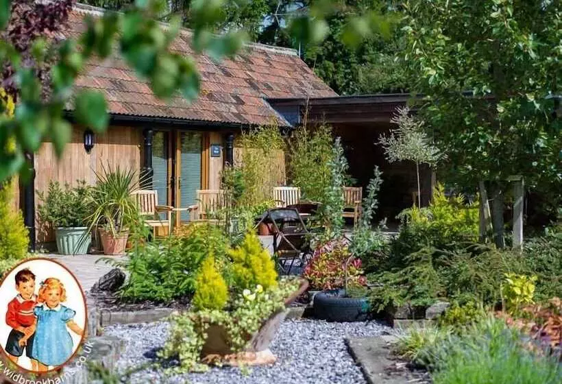 تختخواب و صبحانه Widbrook Barns