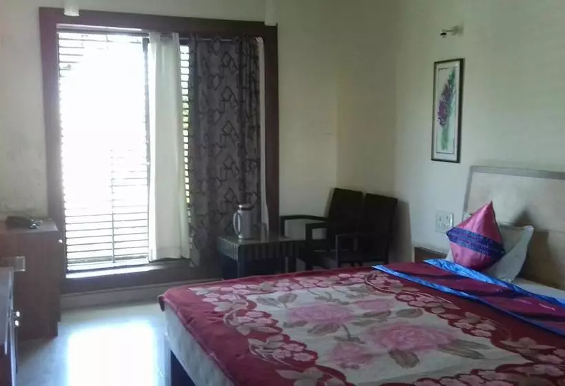 ホテル Kaka Inn Mount Abu