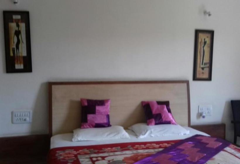 Отель Kaka Inn Mount Abu