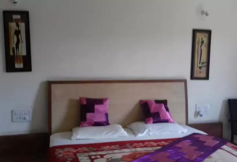 ホテル Kaka Inn Mount Abu