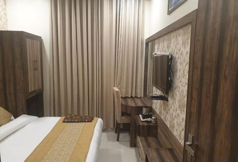 Hotell Malhotra Guest House 50 Meter From Golden Temple