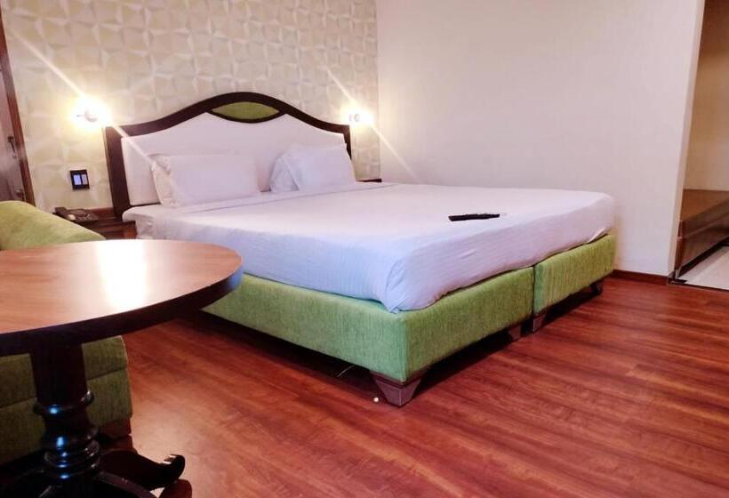 בית מלון כפרי White And Black