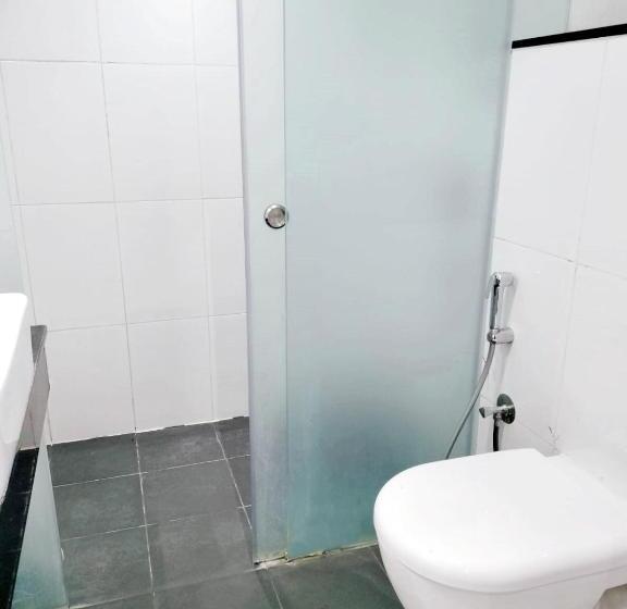 בית מלון כפרי White And Black