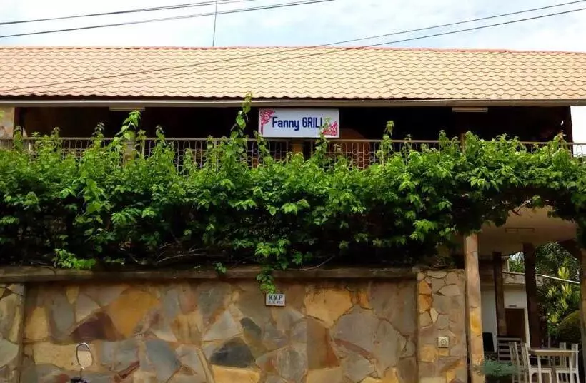 تختخواب و صبحانه Chez Fanny