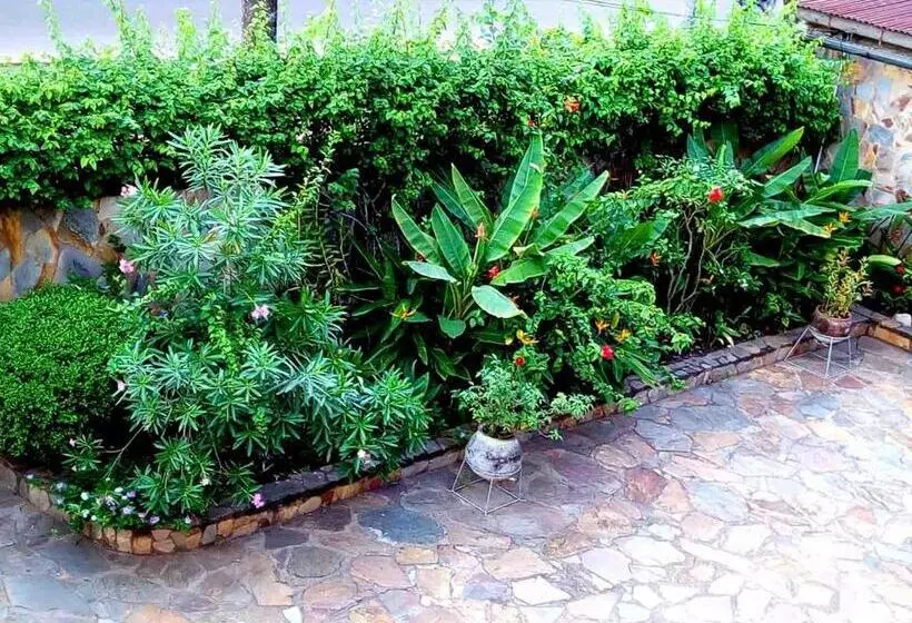 تختخواب و صبحانه Chez Fanny