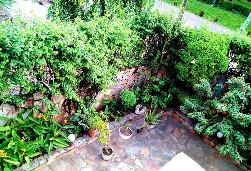 تختخواب و صبحانه Chez Fanny