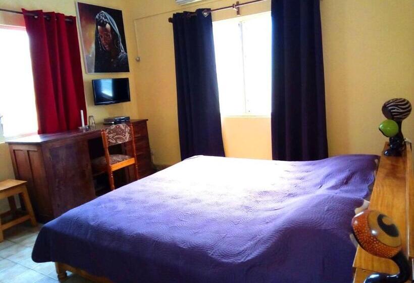 تختخواب و صبحانه Chez Fanny