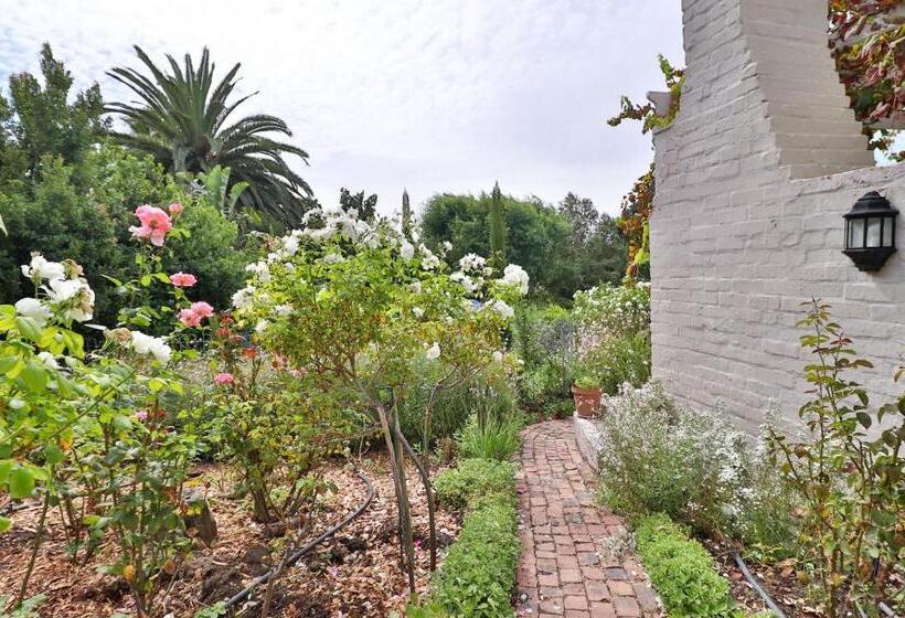 Bed and Breakfast Three Oaks