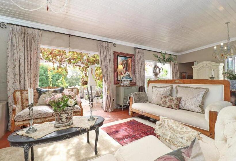 Bed and Breakfast Three Oaks