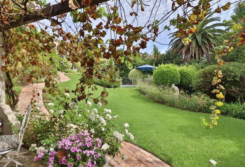 Bed and Breakfast Three Oaks