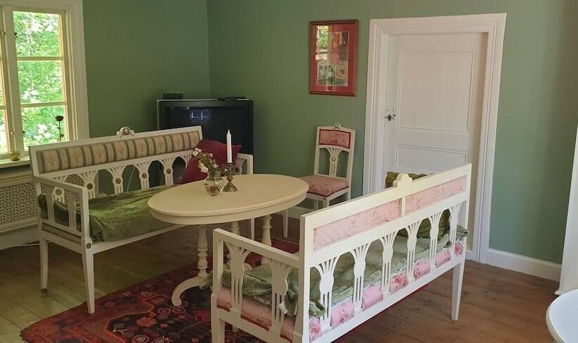 تختخواب و صبحانه Malistorpets Rosor Bed & Kitchen