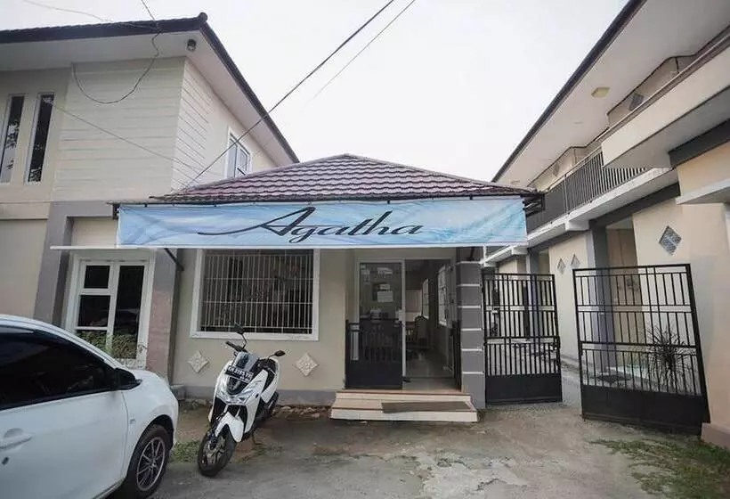 ベッドアンドブレックファースト Reddoorz Near Bundaran Kecil Palangkaraya