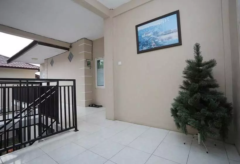 ベッドアンドブレックファースト Reddoorz Near Bundaran Kecil Palangkaraya