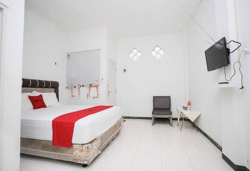 Bed and Breakfast Reddoorz Near Bundaran Kecil Palangkaraya