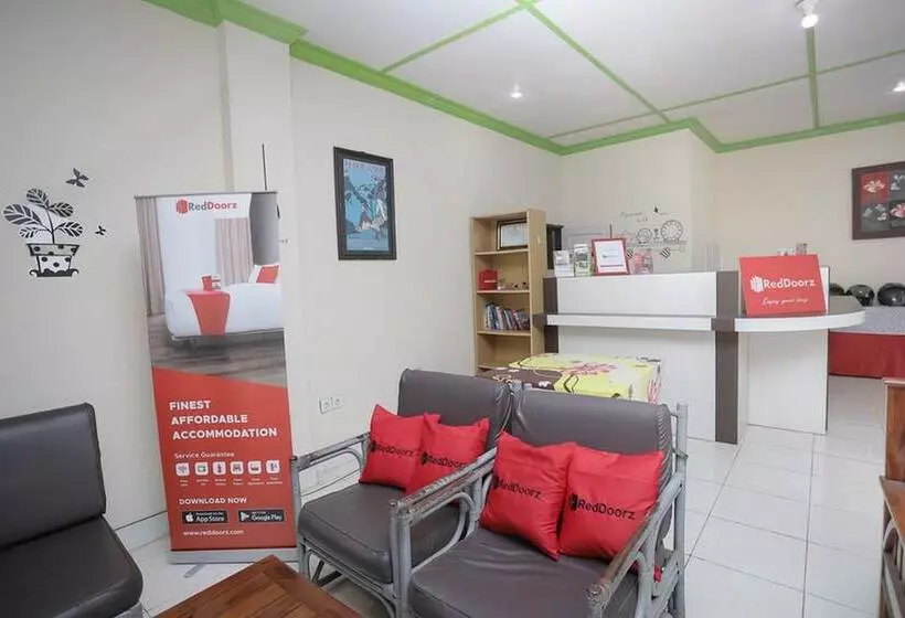 ベッドアンドブレックファースト Reddoorz Near Bundaran Kecil Palangkaraya