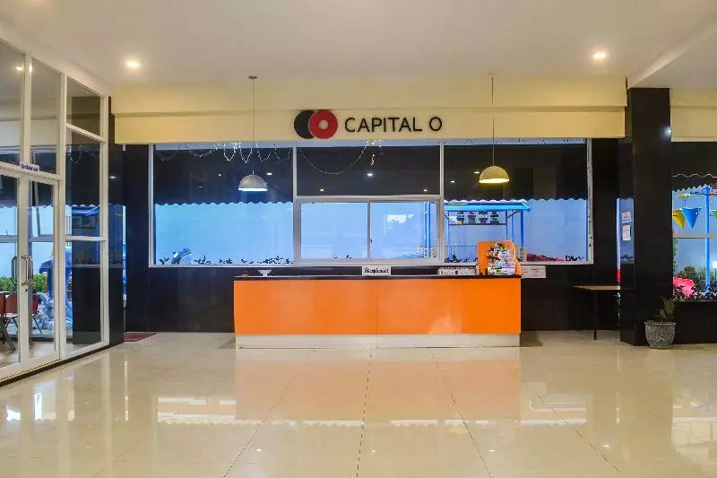 ホテル Capital O 1246  Grand Pacific