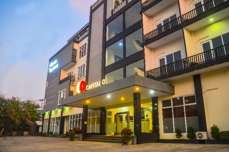 בית מלון כפרי Capital O 1246  Grand Pacific