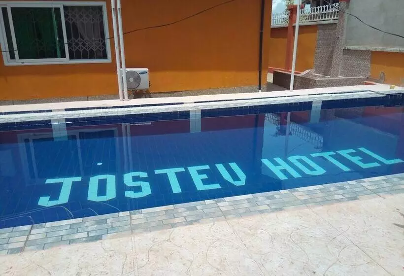 ホテル Jostev