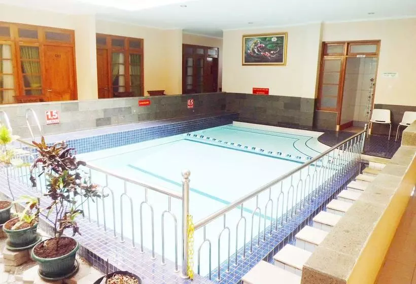 Hotel Malioboro Inn Solo