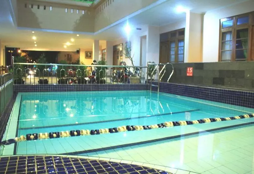 Hotel Malioboro Inn Solo
