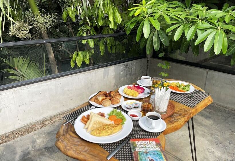 هتل Sarina Boutique