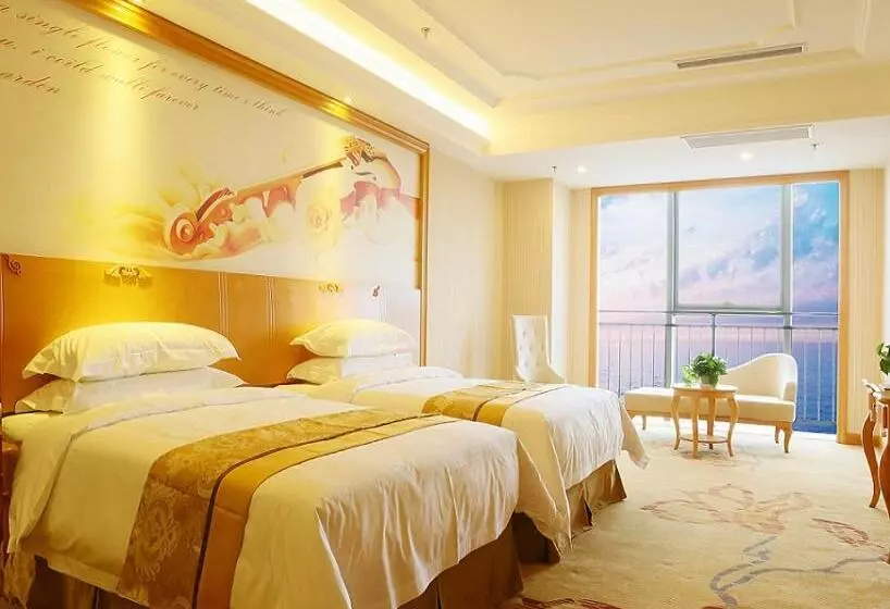 Vienna International Hotel Yantai Changjiang Road Xingyi Square Branch