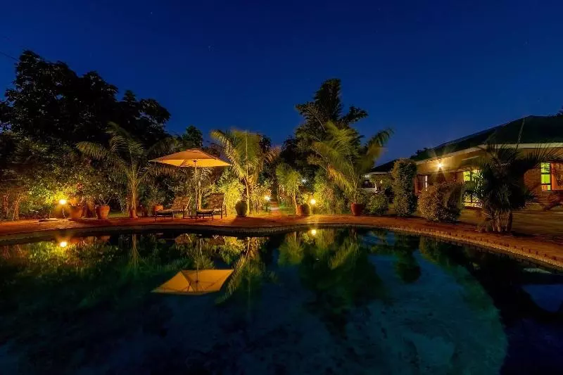 تختخواب و صبحانه Dzimbahwe Guest Lodge