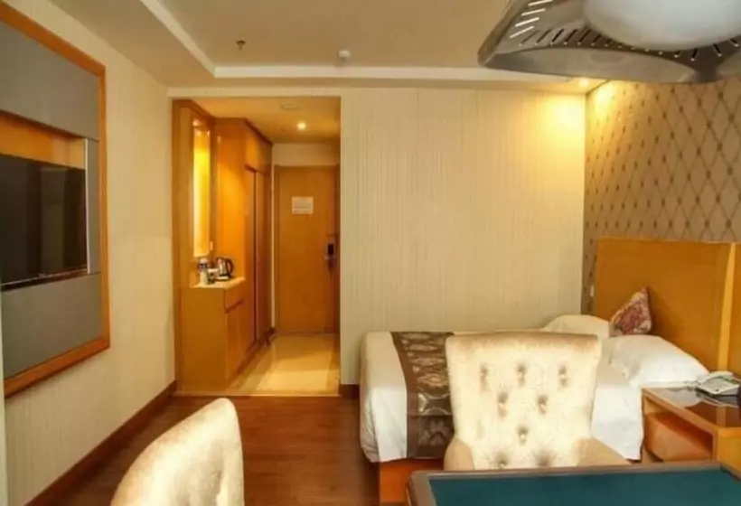 Hotelli Greentree Inn Zhuhai Mingzhu Station Express