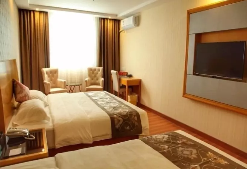Hotelli Greentree Inn Zhuhai Mingzhu Station Express