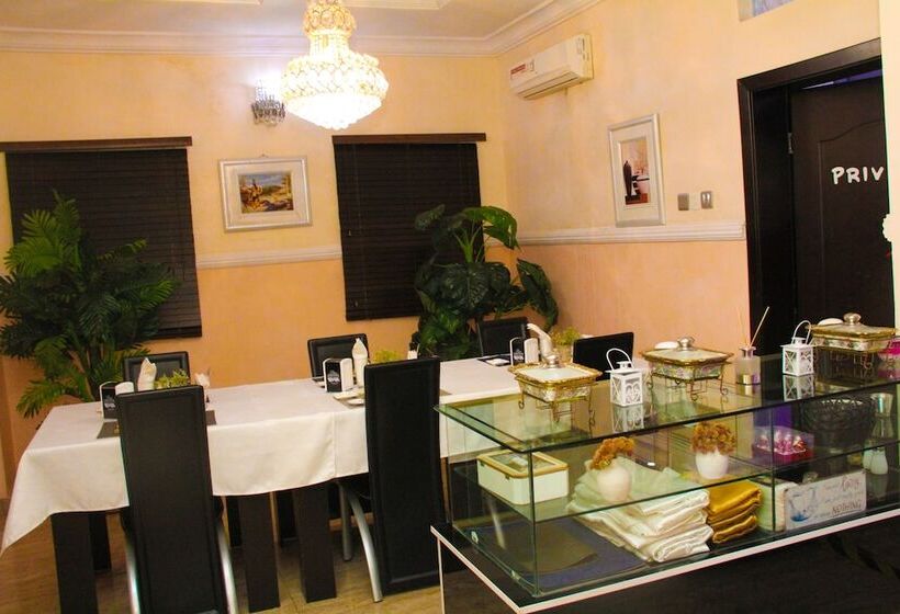 هتل J Gibson Suite