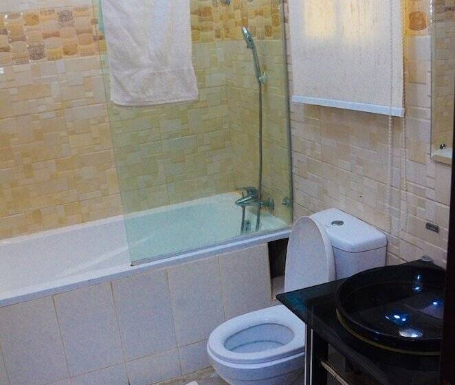 هتل J Gibson Suite