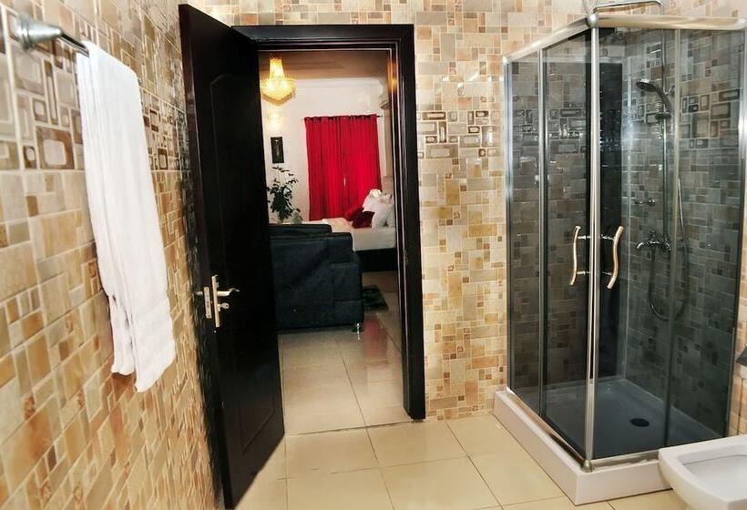 هتل J Gibson Suite