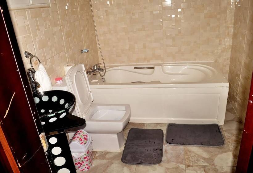 هتل J Gibson Suite