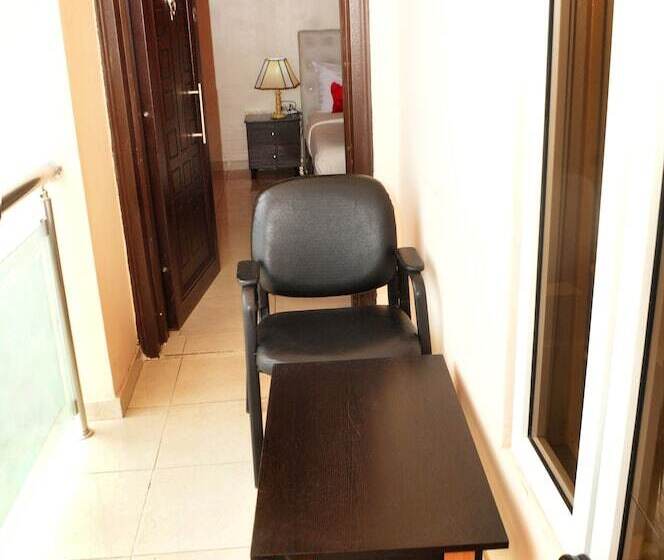 هتل J Gibson Suite