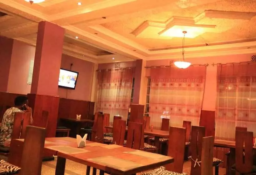 هتل Sakawa Towers County