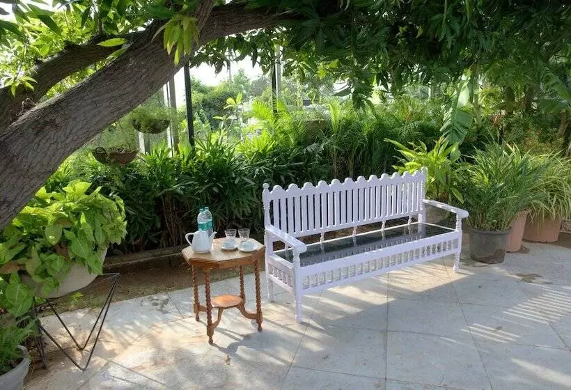 Hotelli Villa Highnest   Oragadam  Sriperumbudur