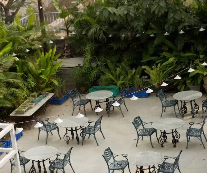 Hotelli Villa Highnest   Oragadam  Sriperumbudur