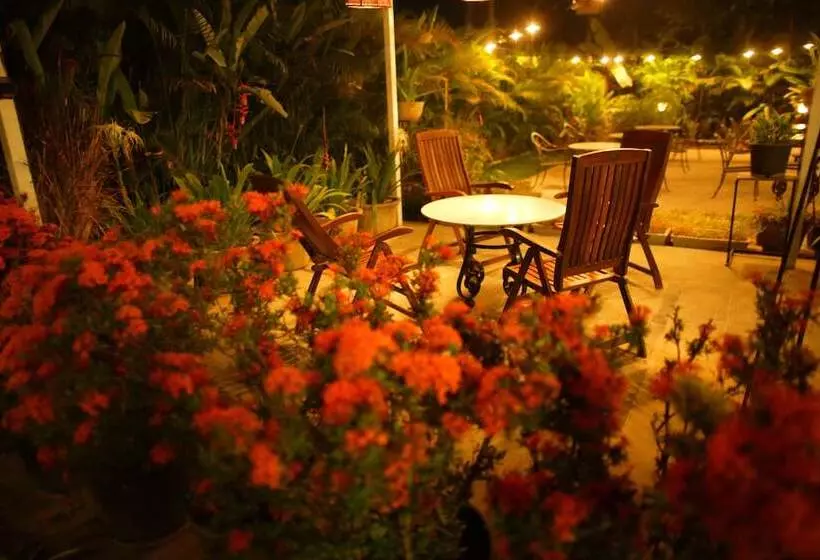 Hotelli Villa Highnest   Oragadam  Sriperumbudur