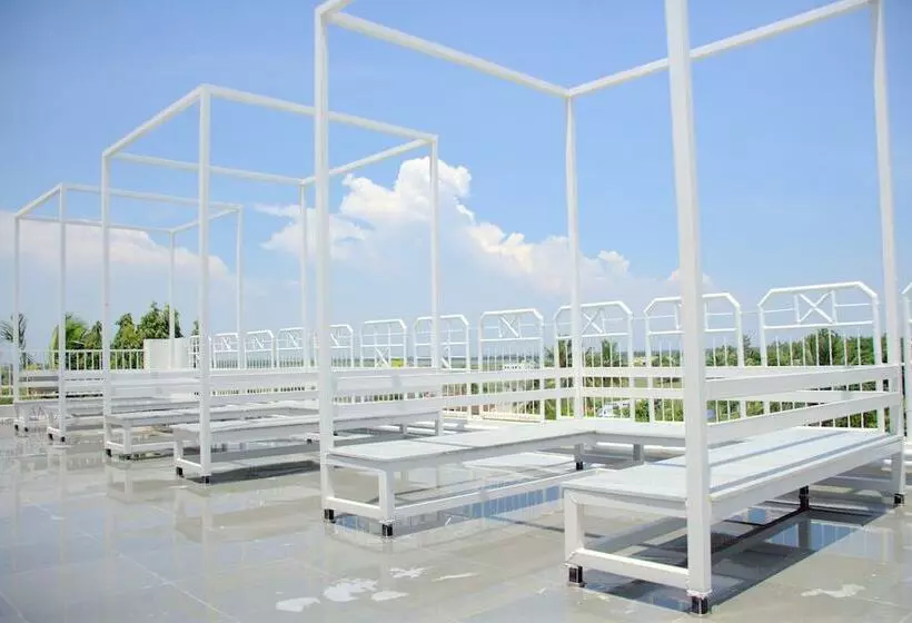 Hotelli Villa Highnest   Oragadam  Sriperumbudur