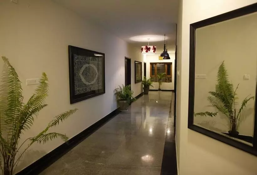 Hotelli Villa Highnest   Oragadam  Sriperumbudur